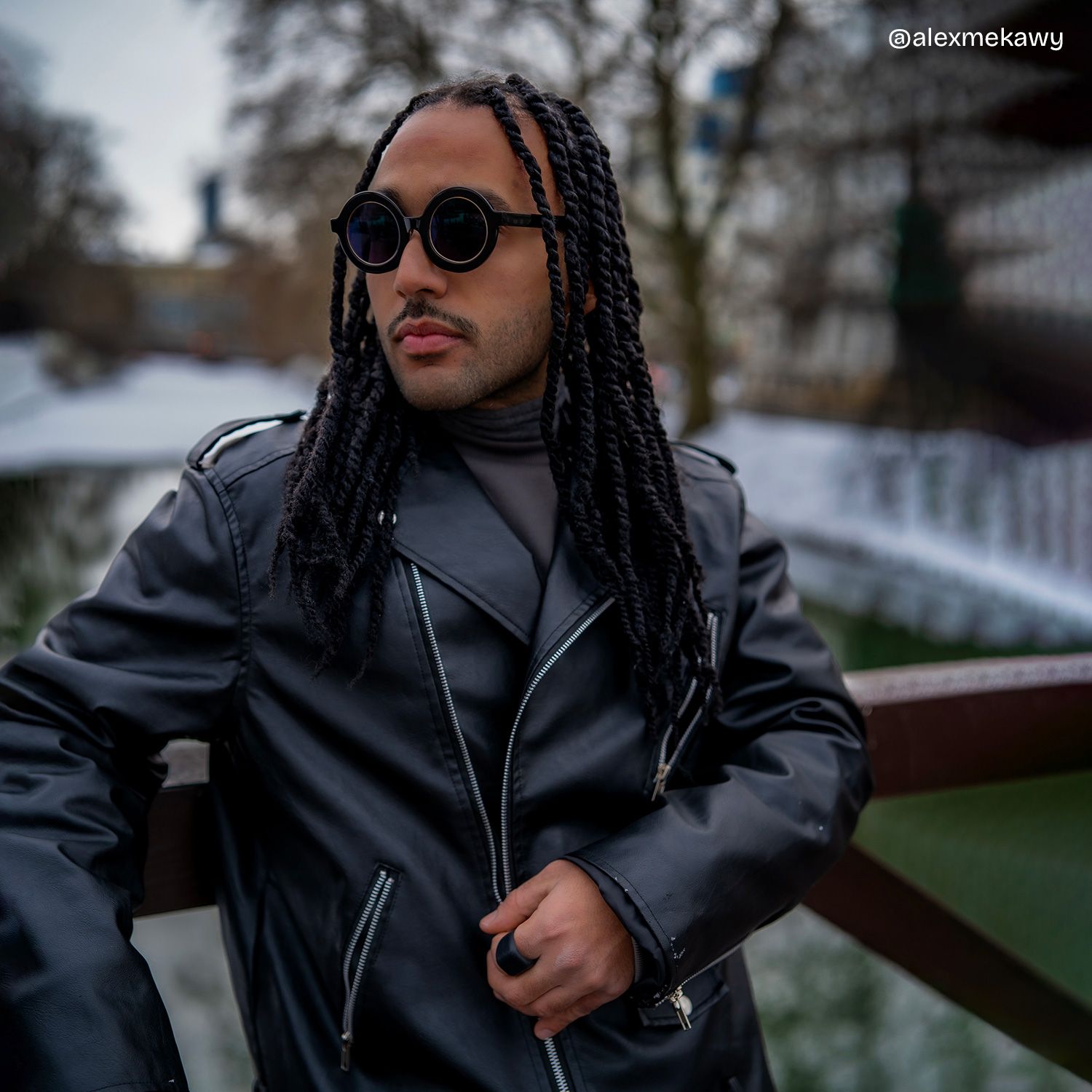 Calhoun Black Frame Sunglasses with Round Style | ZEELOOL UK4