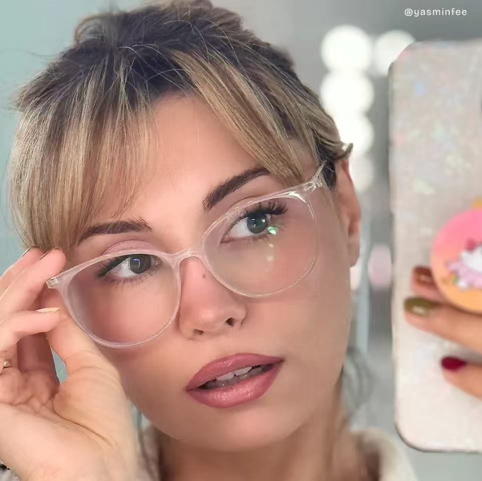 Chanty Round Pink Eyeglasses and Thin Frames7
