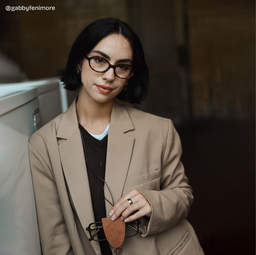 Everly Tortoise Oval Glasses11