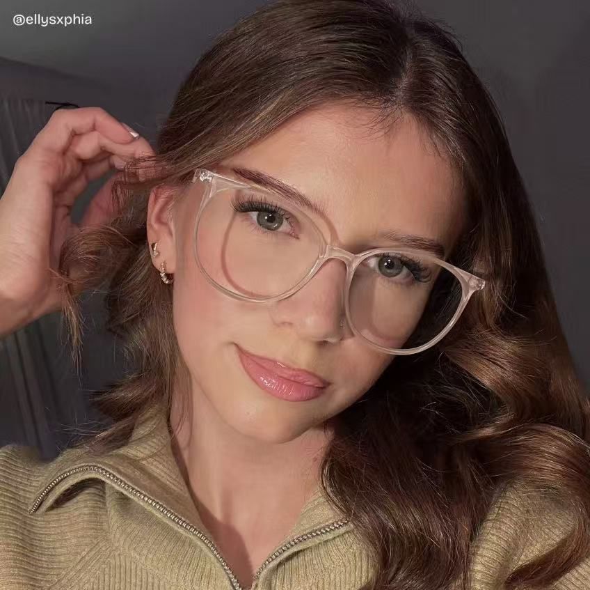 Chanty Round Pink Eyeglasses and Thin Frames5