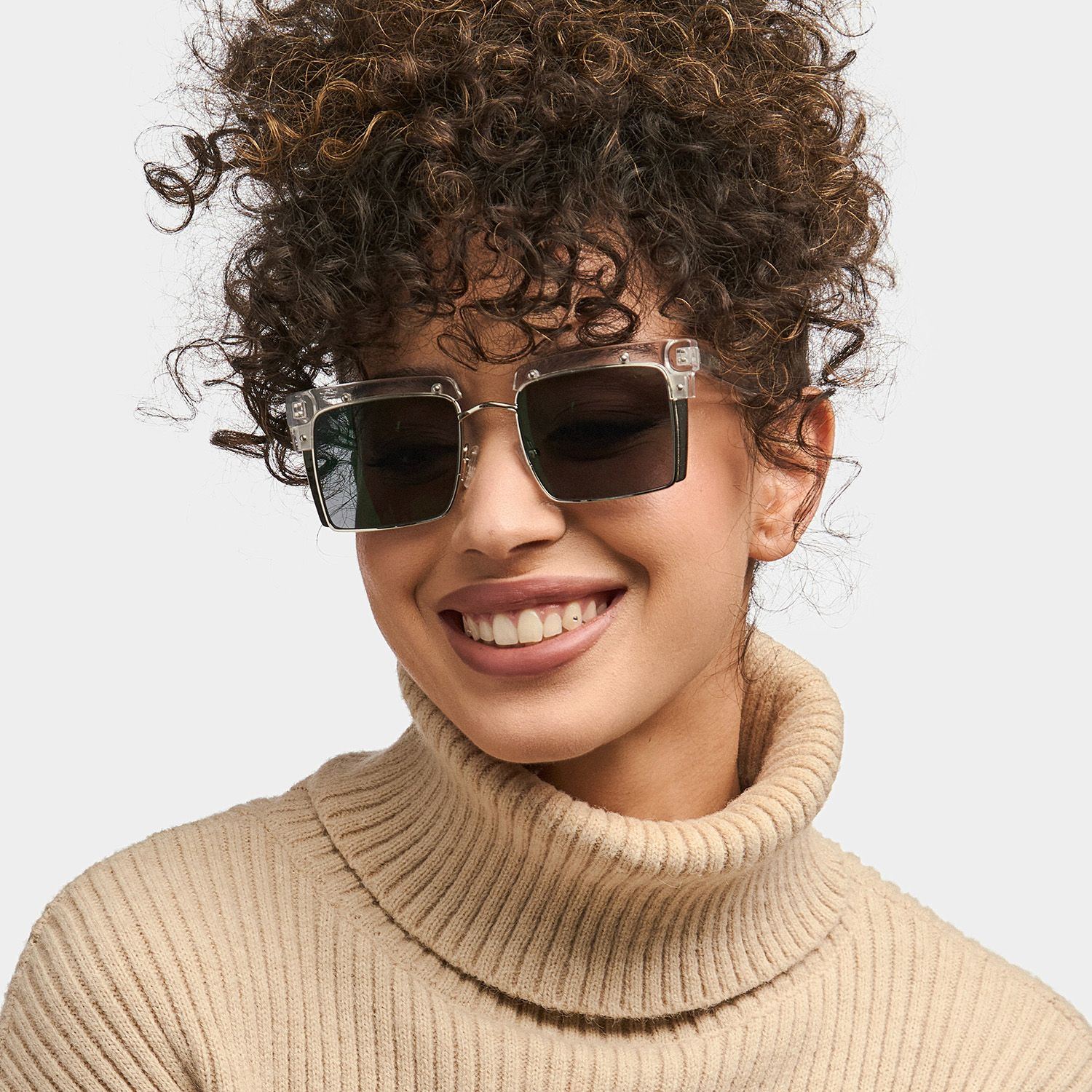 Kiana Clear Square Sunglasses to Frame Your Face | ZEELOOL UK1
