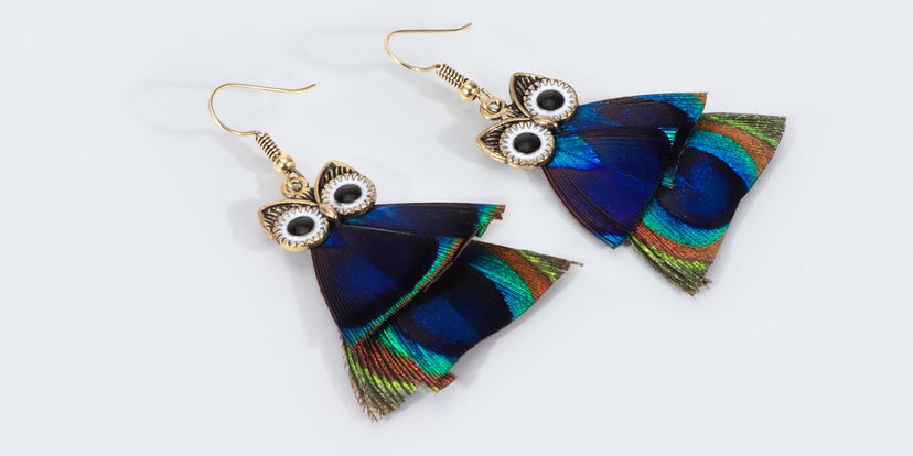 Vintage Owl Shaped Peacock Feather Earrings
