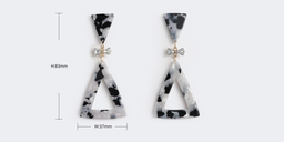 Vintage Triangle Shaped Black-White Pattern Earrings3