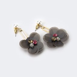 Vintage Petal Shaped Gray Earrings1