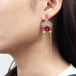 Characteristic Perking Opera Shape Earrings1
