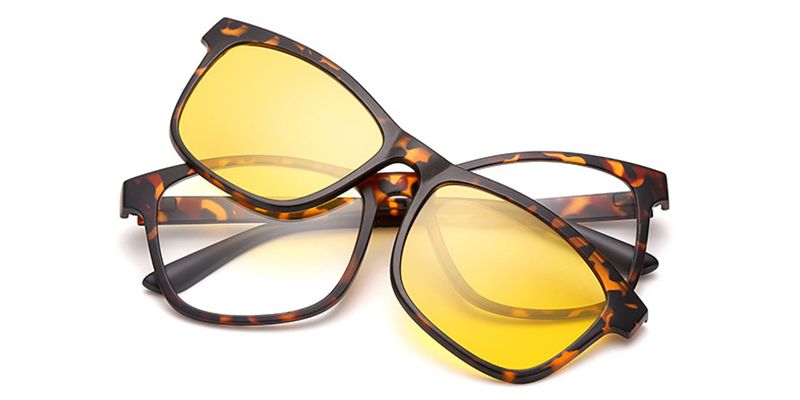 Michaelia Clip-On Glasses