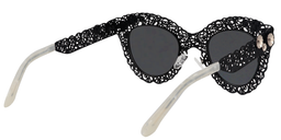 Blanche Cat-eye Black Sunglasses5