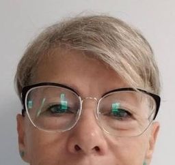 I usually buy high-end glasses frames from the local eye doc, but thei0