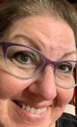 Stylish, clean and the lenses are crystal clear1