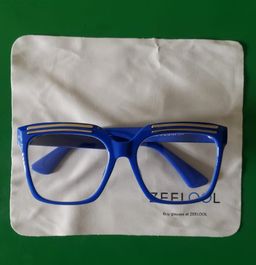 Big and sturdy!!! I love it 0