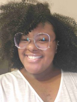 Love the shape of the glasses. They're a whole vibe!-0