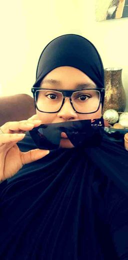 I LOVE THESE GLASSES SO MUCH, CAN GO FROM DAY TO NIGHT , WITHOUT HAVI1