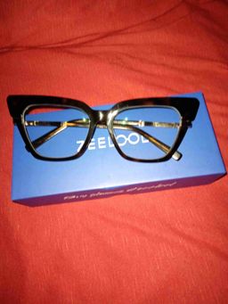 This glasses is very nice, looks great on.well made . Highly recommend0