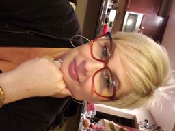 These glasses are so much prettier in person. I wear progressive lens0