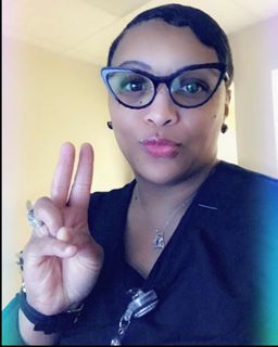 I bought these glasses because when purchasing I sort out for the colo0