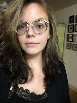 The nose pads are super close together & I wish they were adjustable. 0