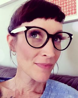 These are really cute glasses and the little white detail on the side 0