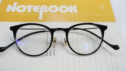 Simple, Elegant, Untra-light weight, Very suit on me.I love my glasse2